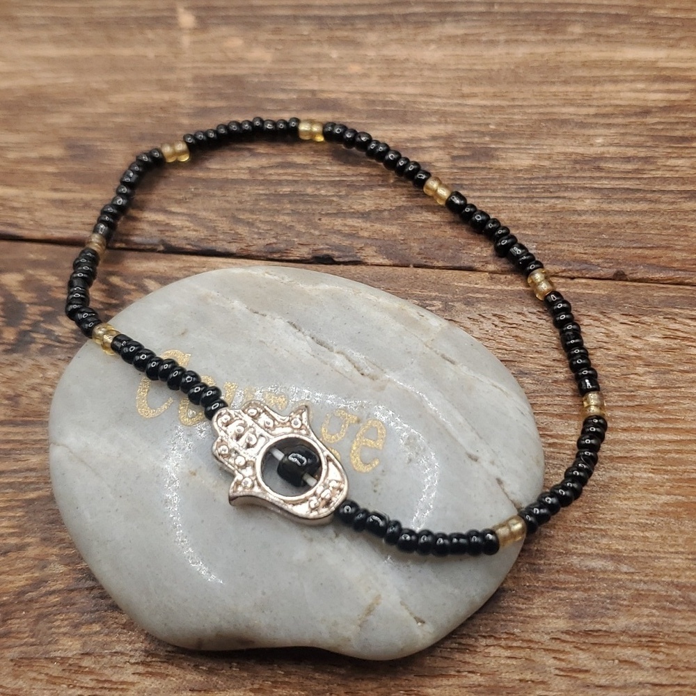 B3117‎ hamsa delicate beaded bracelet